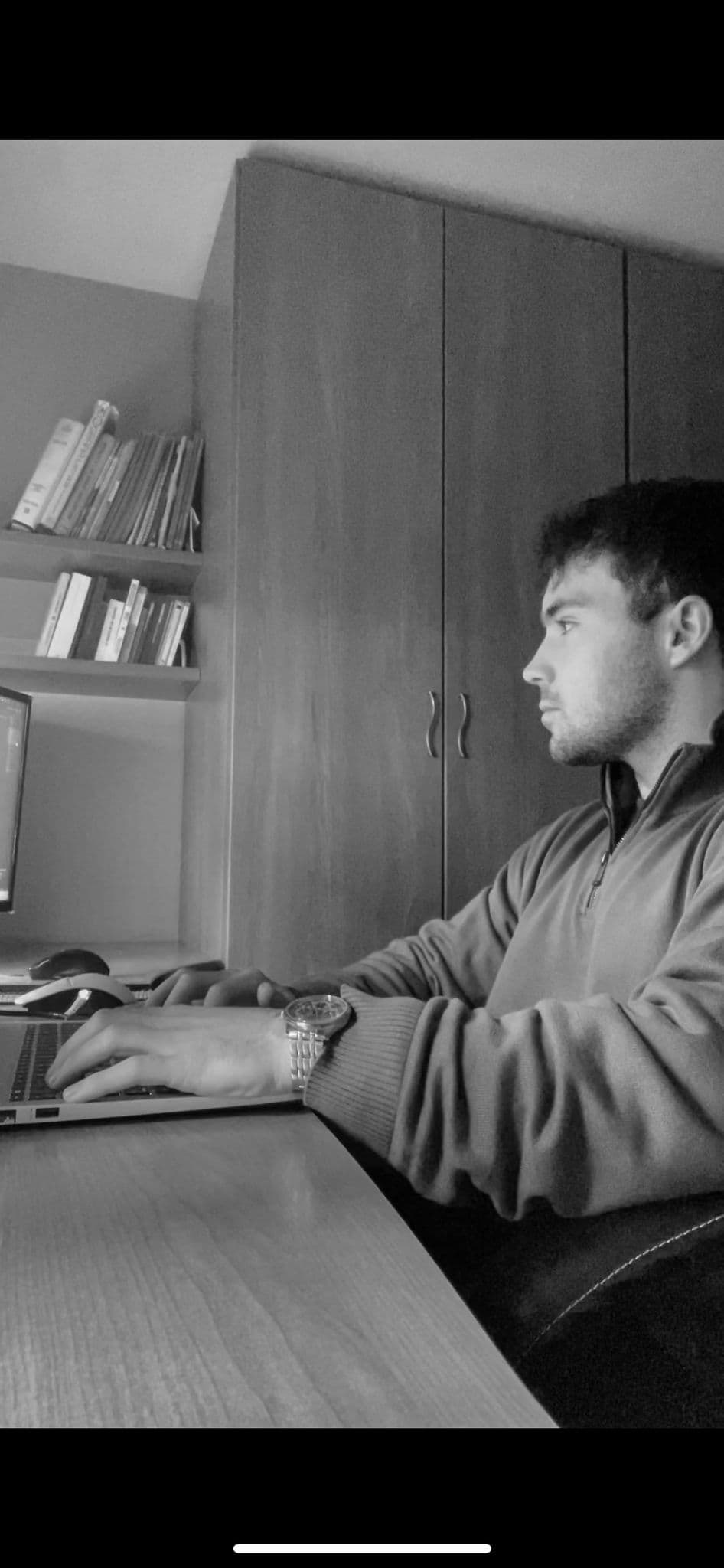 Enric Robert trabajando
